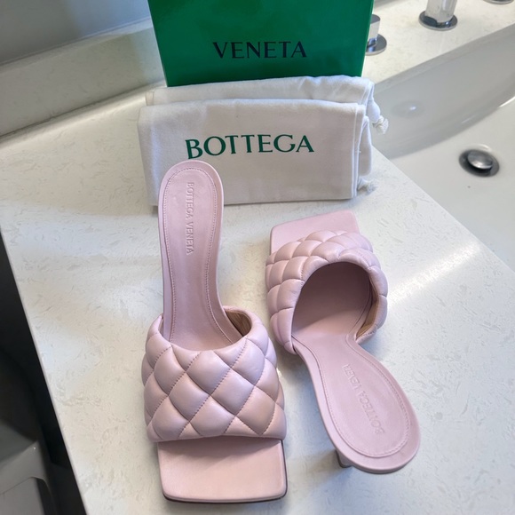Brand New Bottega Venetta Padded Quilted Leather Mule ✨ - Picture 4 of 10
